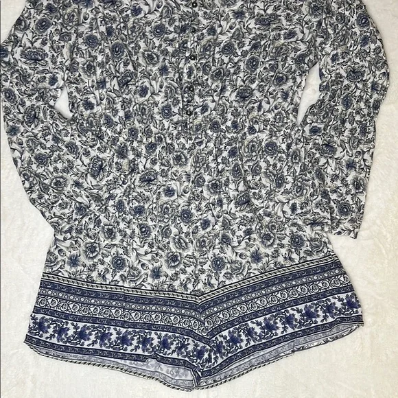 Mudd Floral Bell-Sleeve Romper Size L - Picture 3 of 8